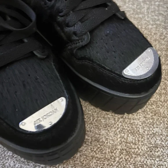 NWOT (WMNS) Air Jordan 1 Low Brooklyn 'Black Gym Red' size 5 - Picture 4 of 8